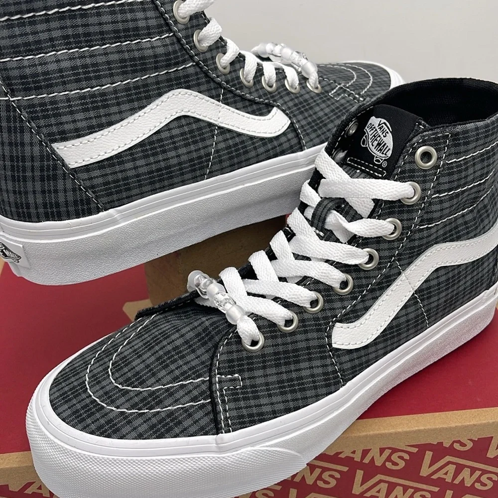 Vans WMNS Sk8-Hi Tapered Uv Beads Black
VN0009QPBM8
Sneakers - Picture 10 of 16